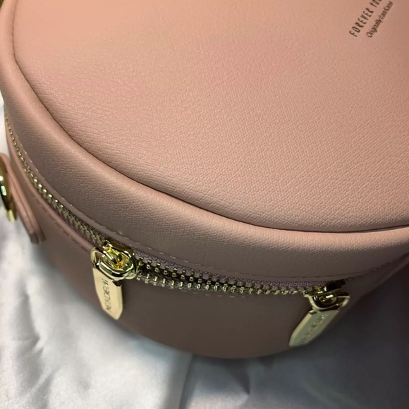 Casual versatile strap & wrist circular bag - Picture 13 of 14